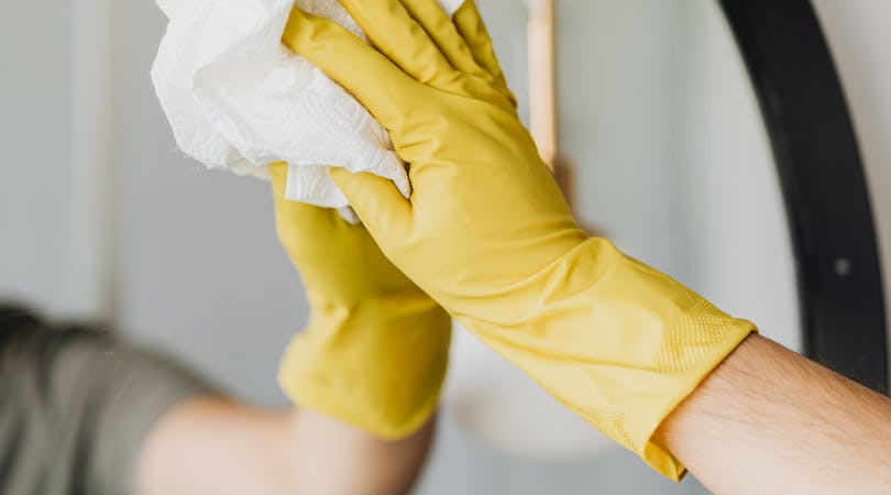 Las empleadas del hogar ya podrán obtener un certificado oficial en prevención de riesgos laborales