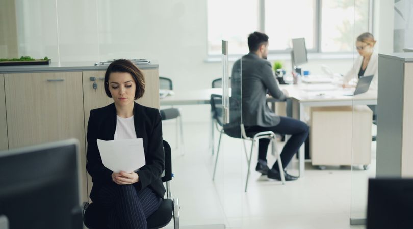 ¿Puede un trabajador cobrar del FOGASA si la empresa ya le ha pagado parte de la indemnización?